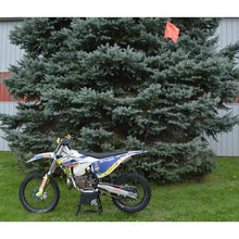 Load image into Gallery viewer, ENDURO ENGINEERING QUICK RELEASE AXLE MOUNTED SAFETY FLAG MOUNT