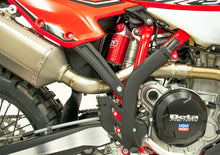 Load image into Gallery viewer, GRAVES MOTORSPORTS TITANIUM SLIP-ON W/ CARBON END CAP | 20+ BETA