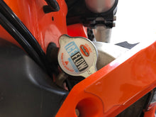 Load image into Gallery viewer, TWIN AIR RADIATOR CAP | 2.0
