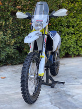Load image into Gallery viewer, BAJAWORX ENDURO WINDSCREEN | HUSQVARNA FE 350/450/501