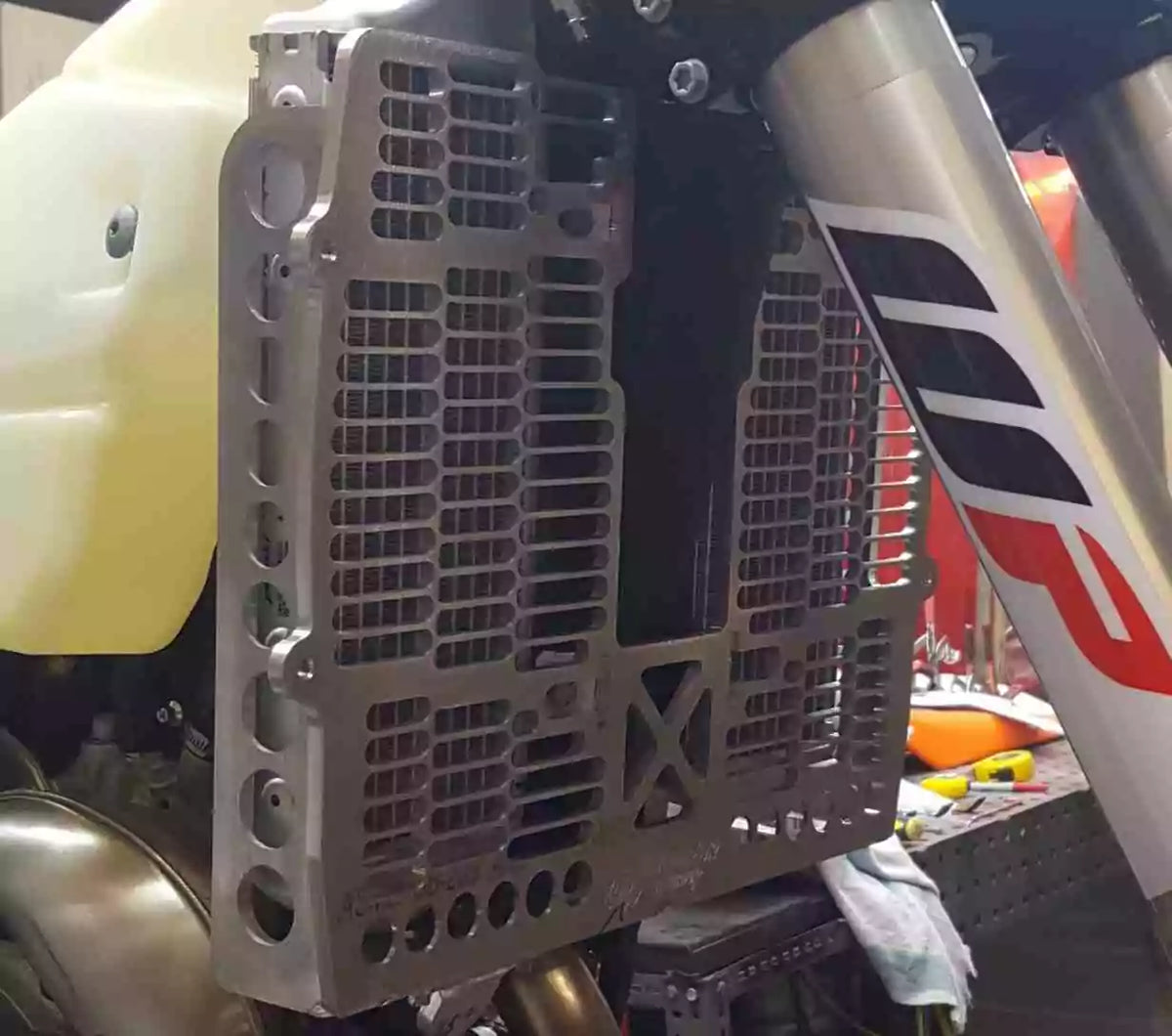 EMPEROR RACING KTM-2445-R1 BILLET RADIATOR GUARD | 2024-25 500 EXC-F ...