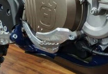 Load image into Gallery viewer, STR MACHINED CLUTCH COVER GUARD FOR KTM 250-300 SX, XC,XCW 2017-2022